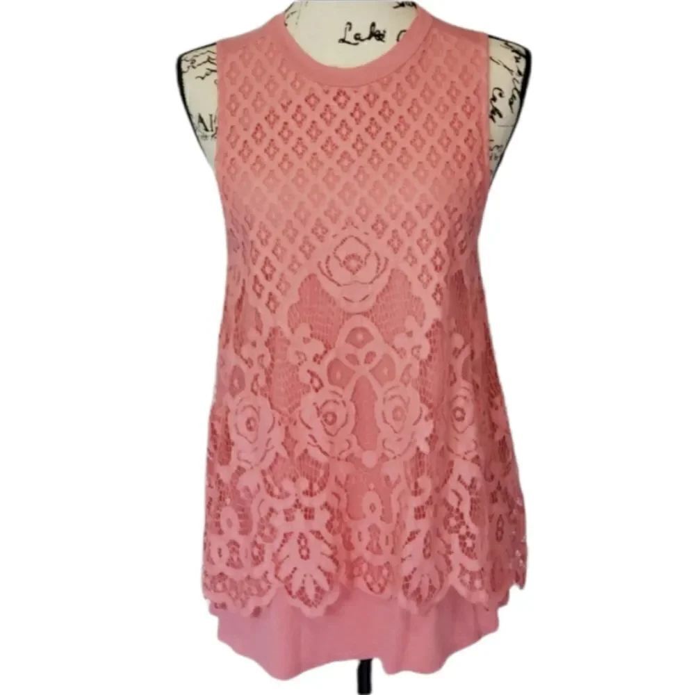 Torrid pink lace tank